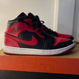 Jordan 1 mid alternate bred